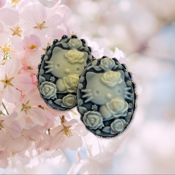 Kitty Cameo Stud Earrings, Black and White, Anime Cosplay Fan - Picture 6 of 6